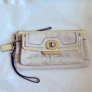 Coach 13145 signature canvas leather turnlock large pocket clutch wristlet 💛